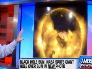 Φωτογραφία για Εμφανίστηκε γιγαντιαία μαύρη τρύπα πάνω στον ήλιο! Aνησυχία για τη σύγκρουση Ήλιου - Γης [video]