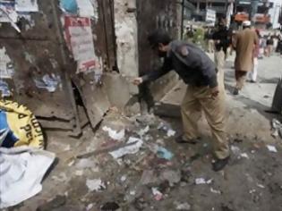 Φωτογραφία για Σε 38 ανήλθαν οι νεκροί από την επίθεση αυτοκτονίας στο Πακιστάν