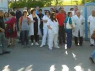 Φωτογραφία για Προσωρινή αναστολή στην «αυτοδίκαιη αργία» των γιατρών