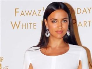 Φωτογραφία για Λευκή οπτασία η Irina Shayk