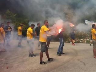 Φωτογραφία για Με καπνογόνα υποδέχθηκαν την ΑΕΚ στο Πήλιο!