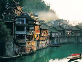 Φωτογραφία για ΥΠΕΡΟΧΕΣ ΕΙΚΟΝΕΣ: Fenghuang, μια πόλη που σταμάτησε στο χρόνο!