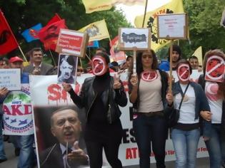 Φωτογραφία για Η κοινωνική και πολιτική πόλωση στην Τουρκία αποκτά μεγάλες διαστάσεις