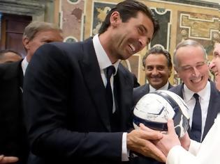 Φωτογραφία για Με τις ευλογίες του Πάπα ο Μπουφόν και ο Μέσι