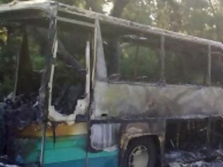 Φωτογραφία για Στις φλόγες τυλίχθηκε λεωφορείο του KΤΕΛ γεμάτο με επιβάτες