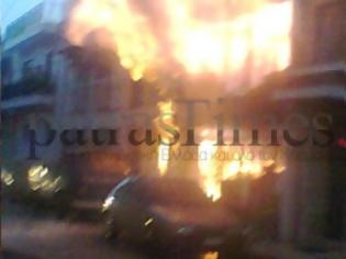 Φωτογραφία για Πάτρα: Φωτιά σε ξυλουργείο - Ζημιές σε δύο διαμερίσματα - Κάηκαν τρία αυτοκίνητα