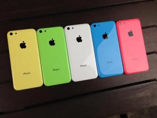 Φωτογραφία για unboxing iphone 5C σε όλα τα χρώματα