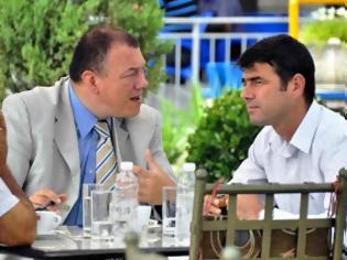 Φωτογραφία για Έλληνας πρόξενος και δήμαρχος Πρεμετής τα είπαν ήρεμα, μετά τα επεισόδια!