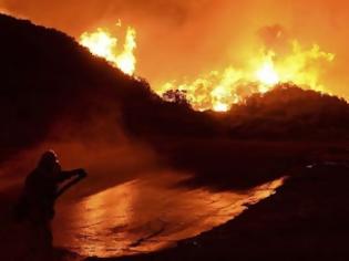 Φωτογραφία για Mαίνεται η πυρκαγιά στην Καλιφόρνια