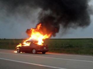 Φωτογραφία για Πυρκαγιά σε αυτοκίνητο στην εθνική οδό στο ύψος του Γαλατά Χανίων