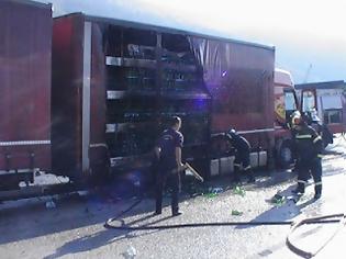 Φωτογραφία για ΠΡΙΝ ΛΙΓΟ: Φωτιά σε φορτηγό στην είσοδο του λιμανιού της Ηγουμενίτσας [Video]