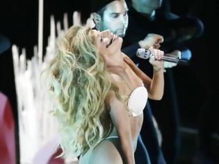 Φωτογραφία για Ξέφυγε ΠΑΛΙ! Βγήκε με το στρινγκ στη σκηνή η Lady Gaga