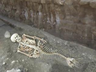 Φωτογραφία για Βρέθηκε ο σκελετός της γοργόνας στον τάφο του Μ. Αλέξανδρου!
