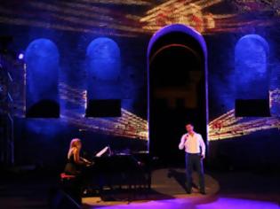 Φωτογραφία για Πάτρα: Δείτε φωτό από τη συναυλία του Μάριου Φραγκούλη στο Aρχαίο Ωδείο