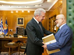 Φωτογραφία για Συνάντηση ΥΕΘΑ Δημήτρη Αβραμόπουλου με τον Πρέσβη των Ηνωμένων Αραβικών Εμιράτων