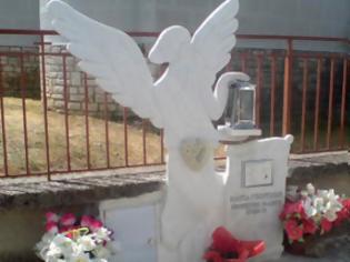 Φωτογραφία για Στη σφαγιασμένη 19χρονη Μ. Γεωργάκη έστησαν μνημείο οι δικοί της...