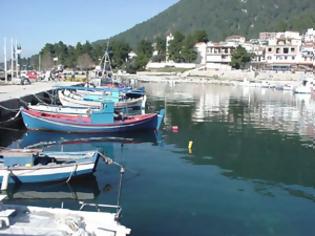 Φωτογραφία για Νεώτερη ενημέρωση: Bυθίστηκε αλιευτικό στη Σκόπελο, νεκρός ο καπετάνιος