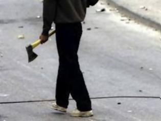 Φωτογραφία για Aγρίνιο: Βούλγαρος κυκλοφορούσε με τσεκούρι και μαχαίρι