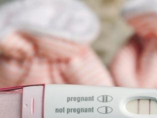 Φωτογραφία για Σάλο προκαλεί η νέα τάση στην Αμερική - Γυναίκες αγοράζουν θετικά τεστ εγκυμoσύνης