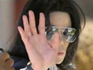 Φωτογραφία για Γιατί η ταφή του Michael Jackson έγινε με τόσο μεγάλη καθυστέρηση;