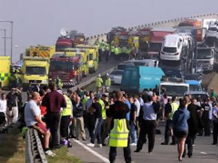Φωτογραφία για Βρετανία: Καραμπόλα 100 αυτοκινήτων με έξι σοβαρά τραυματίες!