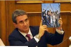 Κε Λοβέρδο επενδύεις στο πρόβλημα με τους  μετανάστες όπως οι Ναζί στου Εβραίους