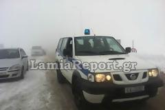 Χιονίζει στο δρόμο προς Καρπενήσι - Με αλυσίδες προς Φουρνά!