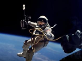 Φωτογραφία για Οταν ο άνθρωπος «περπάτησε» στο διάστημα