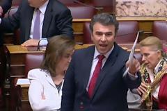 Χαμός στη Βουλή με την (ν)τροπολογία για την παράνομη επιχορήγηση των κομμάτων  [VIDEO]