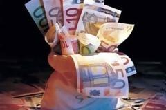 Με 155 ψήφους τσέπωσαν τα κόμματα τα χρήματα. Ολα τα ονόματα
