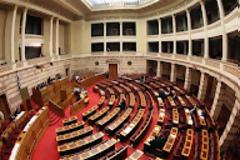 Με ηχηρά «όχι» υπερψηφίστηκε η τροπολογία για τη χρηματοδότηση των κομμάτων