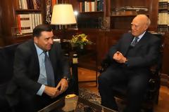 ΜΕ ΤΟΝ ΚΑΡΟΛΟ ΠΑΠΟΥΛΙΑ ΘΑ ΣΥΝΑΝΤΗΘΕΙ ΣΗΜΕΡΑ Μ. ΤΡΙΤΗ Ο Γ. ΚΑΡΑΤΖΑΦΕΡΗΣ