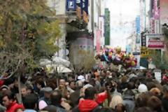 Ανοικτά και την Κυριακή τα καταστήματα