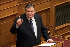 ΣΦΟΔΡΗ ΕΠΙΘΕΣΗ ΒΕΝΙΖΕΛΟΥ ΚΑΤΑ ΣΑΜΑΡΑ ΑΠΟ ΤΟ ΒΗΜΑ ΤΗΣ ΒΟΥΛΗΣ