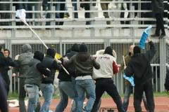 Σαν τους μονομάχους…