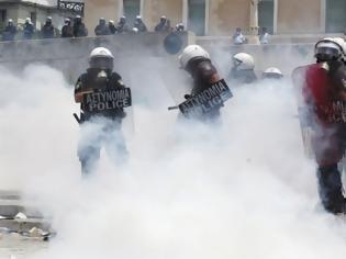 Φωτογραφία για Παραβίαση ανθρωπίνων δικαιωμάτων η ρίψη δακρυγόνων κατά διαδηλωτών