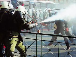 Φωτογραφία για Ευρω-καταδίκη για τα δακρυγόνα κατά διαδηλωτών