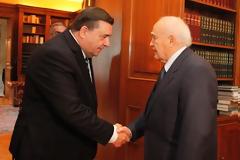 Ο Καρατζαφέρης ζήτησε απο τον Παπούλια υπηρεσιακή κυβέρνηση