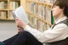 Ξύλινη γλώσσα: Το κόλπο για να σας θεωρούν πολυδιαβασμένο!