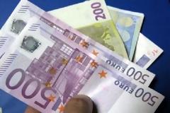 Δύο στους δέκα δήμους δεν μπορούν να πληρώσουν δώρο Πάσχα