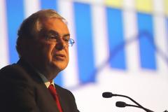 Οι θεωρίες συνομωσίας και ο Λουκάς Παπαδήμος