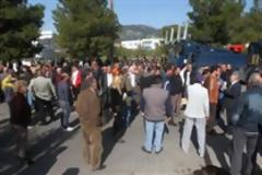 Προσαγωγές και ένταση στην Αμυγδαλέζα