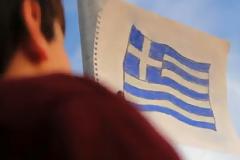Συγκινητική ταινία μικρού μήκους: Το αγοράκι και η ελληνική σημαία… [video]