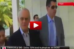 ΔΕΙΤΕ ΣΕ ΒΙΝΤΕΟ: Όχι χειροπέδες, ούτε αγκαζέ δεν κρατούν οι αστυνομικοί τον Άκη, στην ΓΑΔΑ [ΒΙΝΤΕΟ - ΠΡΟΚΛΗΣΗ]