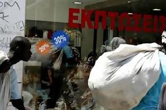 Γ. Καμίνης: Τα καταστήματα να μένουν κάποιες Κυριακές ανοιχτά