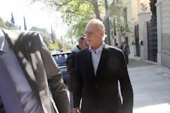 10 πλάκες χρυσού και χρυσές λίρες στο σπίτι της κόρης του Α.Τσοχατζόπουλου