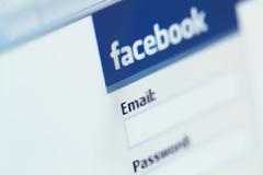 Love Tips: Πώς να φλερτάρεις στο Facebook