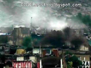 Φωτογραφία για Συγκλονιστικό βίντεο: Τσουνάμι λάσπης ισοπεδώνει χωριό στο Περού! (video)