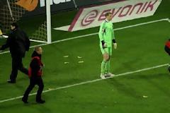 ΕΒΡΕΞΕ... ΜΠΑΝΑΝΕΣ ΣΤΟ ΓΗΠΕΔΟ ΤΗΣ ΝΤΟΡΤΜΟΥΝΤ! *ΒΙΝΤΕΟ*