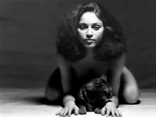 Φωτογραφία για Η γυμνή φωτογράφιση της Madonna σε ηλικία 20 ετών